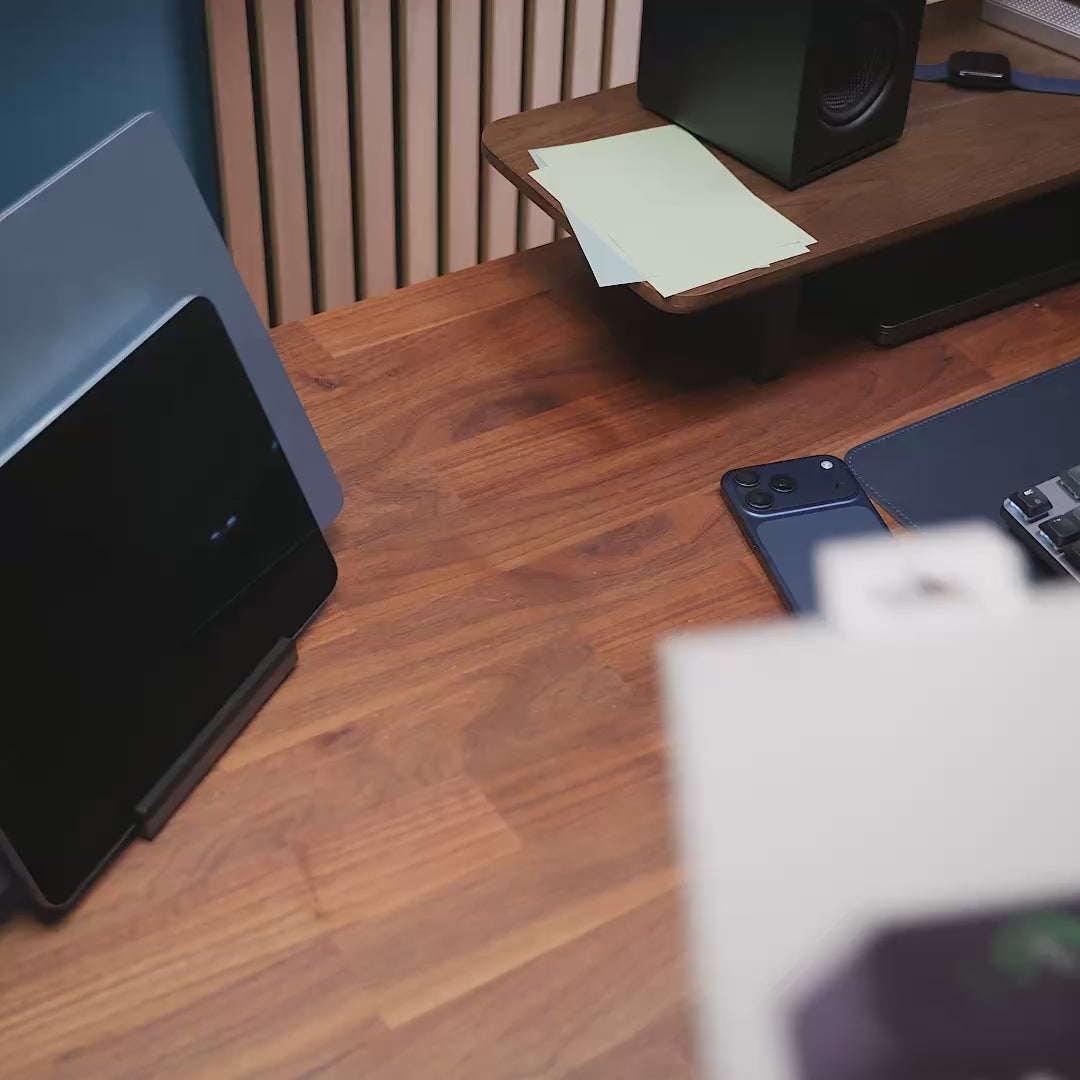 unboxing ChargeView™ 240W Desktop Charger
