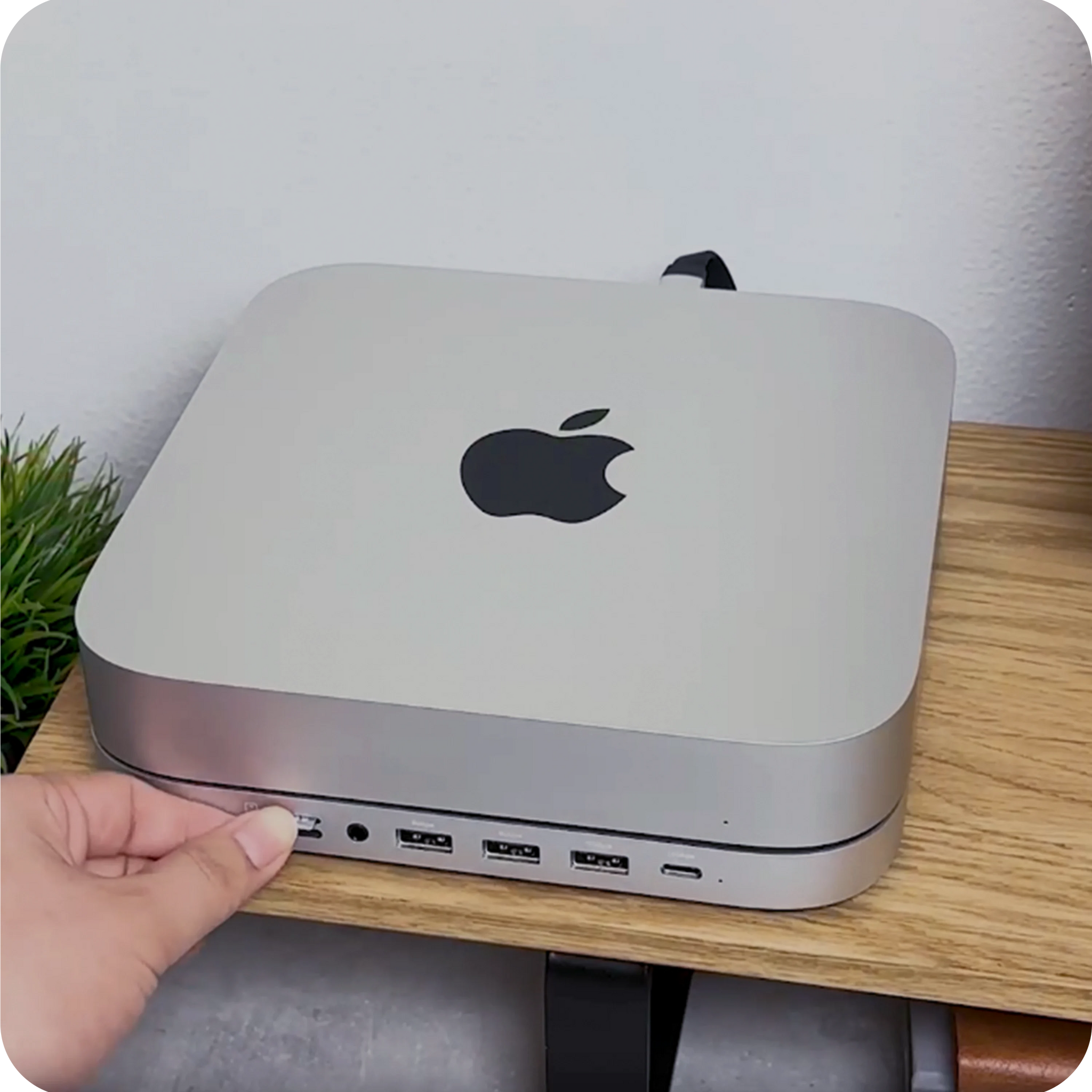 Stand & Hub For Mac Studio M5 With NVMe SSD Enclosure