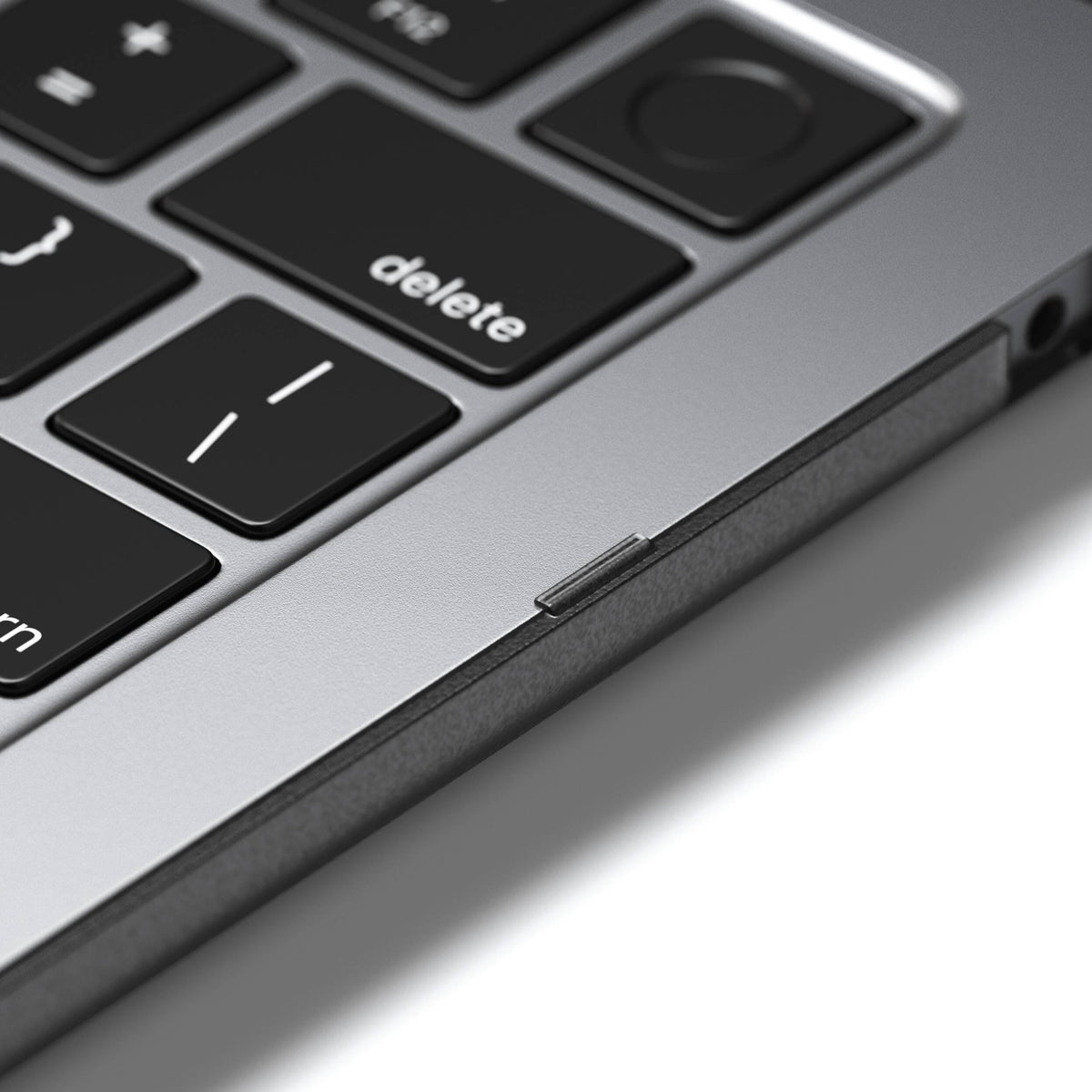 Eco-Hardshell Case for MacBook Air M2 in Dark, close up of the hinge edge next to the keyboard