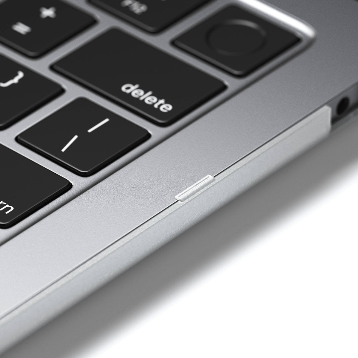 Eco-Hardshell Case for MacBook Air M2 in Clear, close up of the hinge edge next to the keyboard