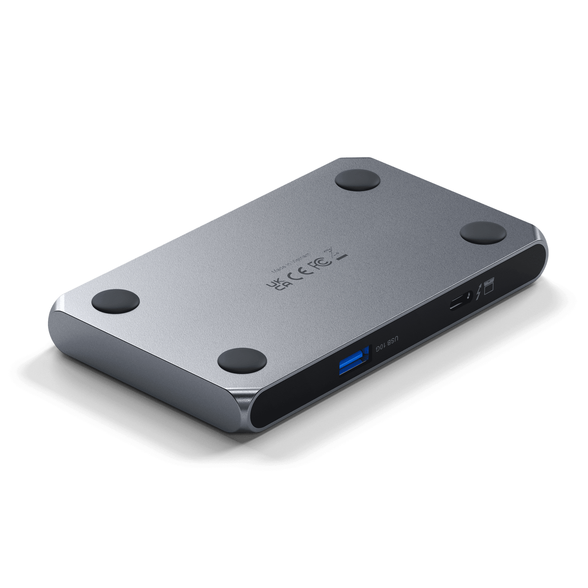 Thunderbolt 4 Slim Hub, underside with rubber feet
