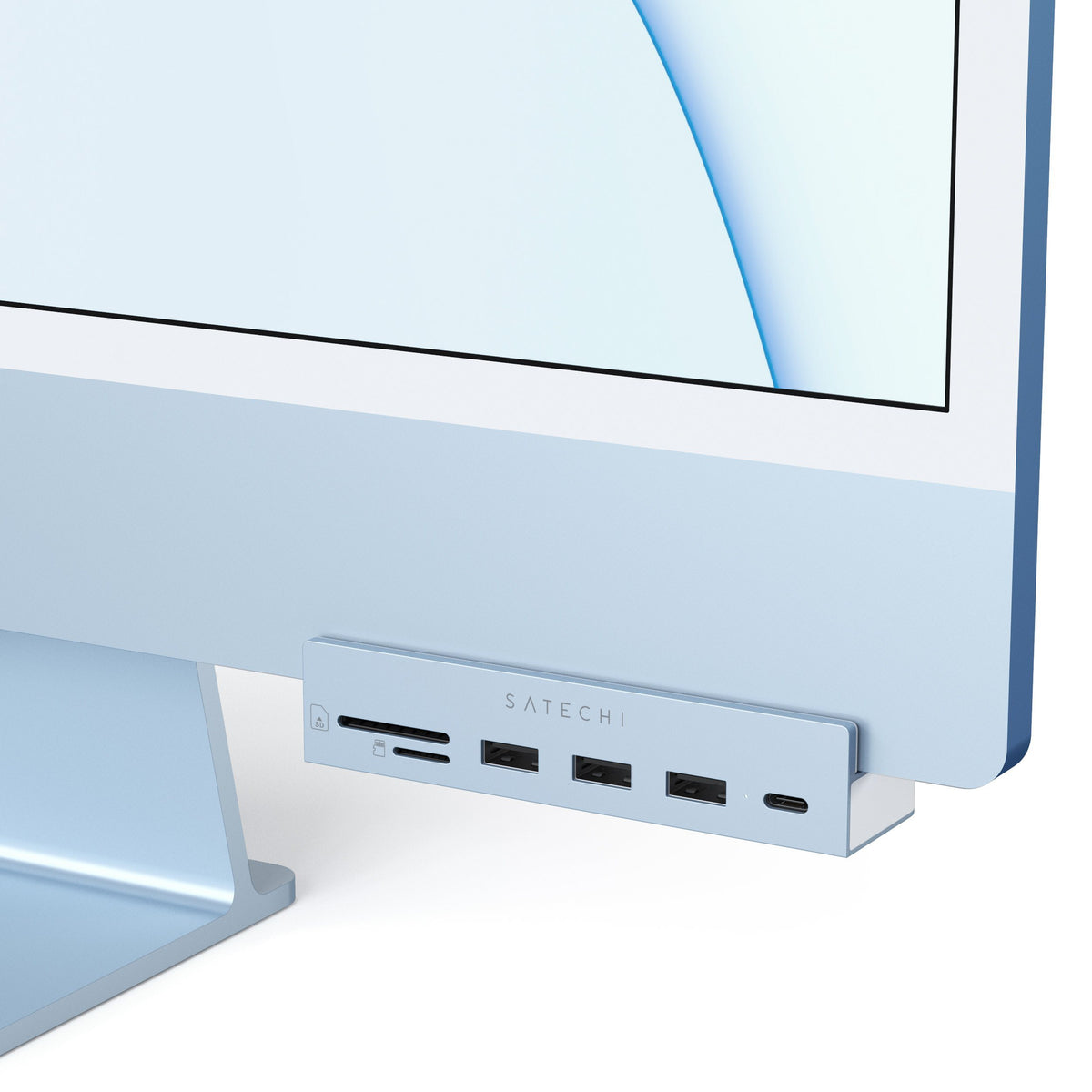 USB-C Clamp Hub for 24-inch iMac in Blue clamped under the screen of a blue 24-inch iMac