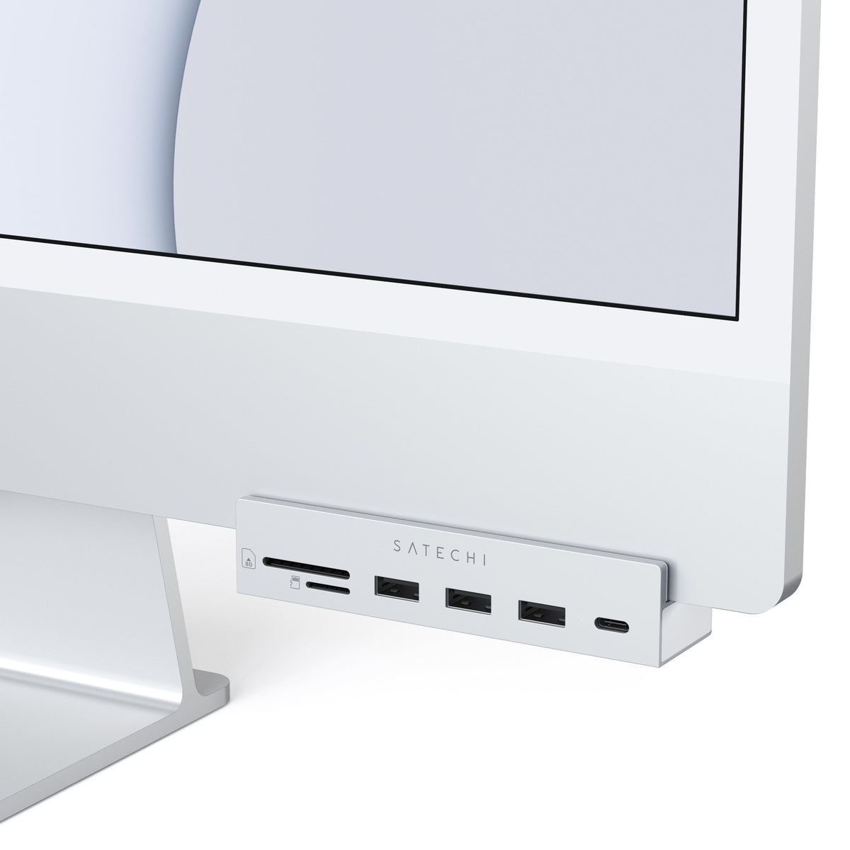 USB-C Clamp Hub for 24-inch iMac in Silver clamped under the screen of a silver 24-inch iMac